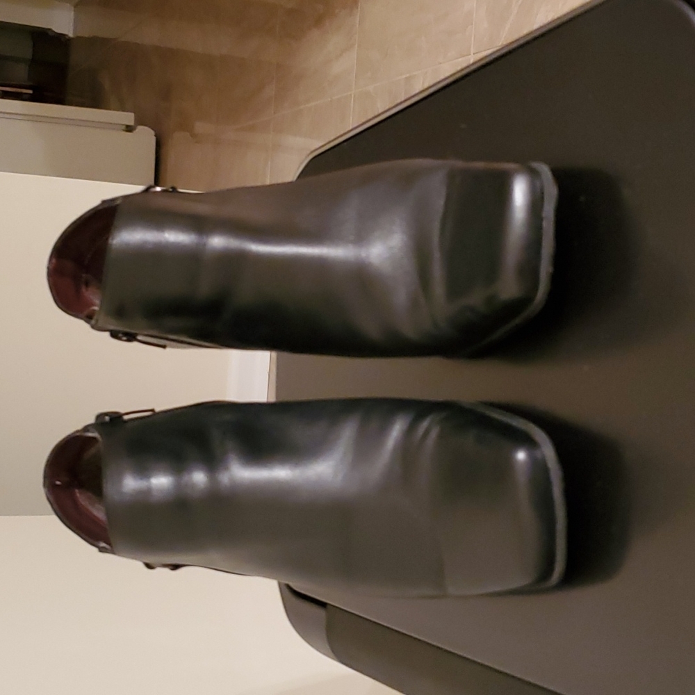 Bandolino Leather Shoes